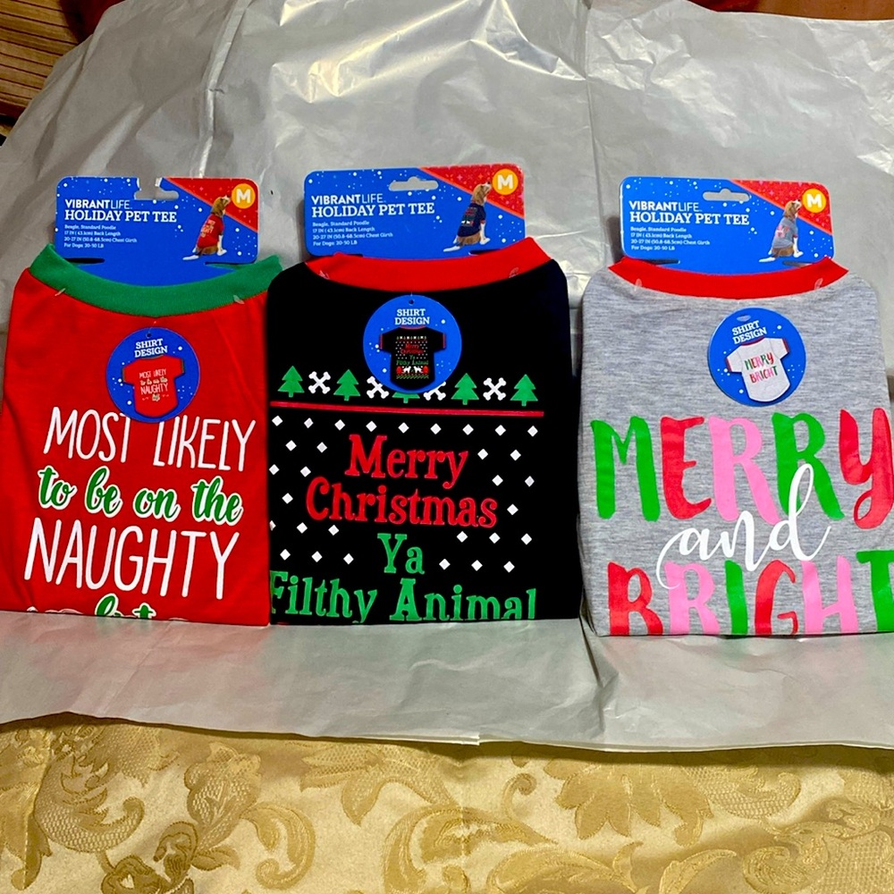 Vibrant Life holiday pet tee shirts; size: Medium